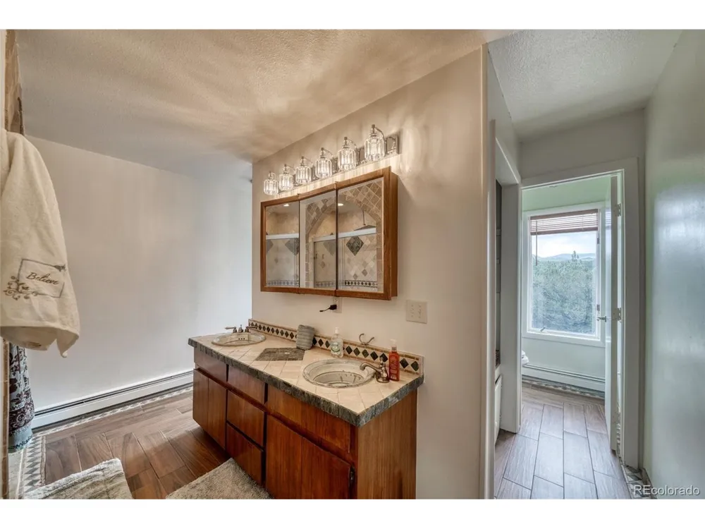 2283 CO RD 323 Westcliffe, CO 81252