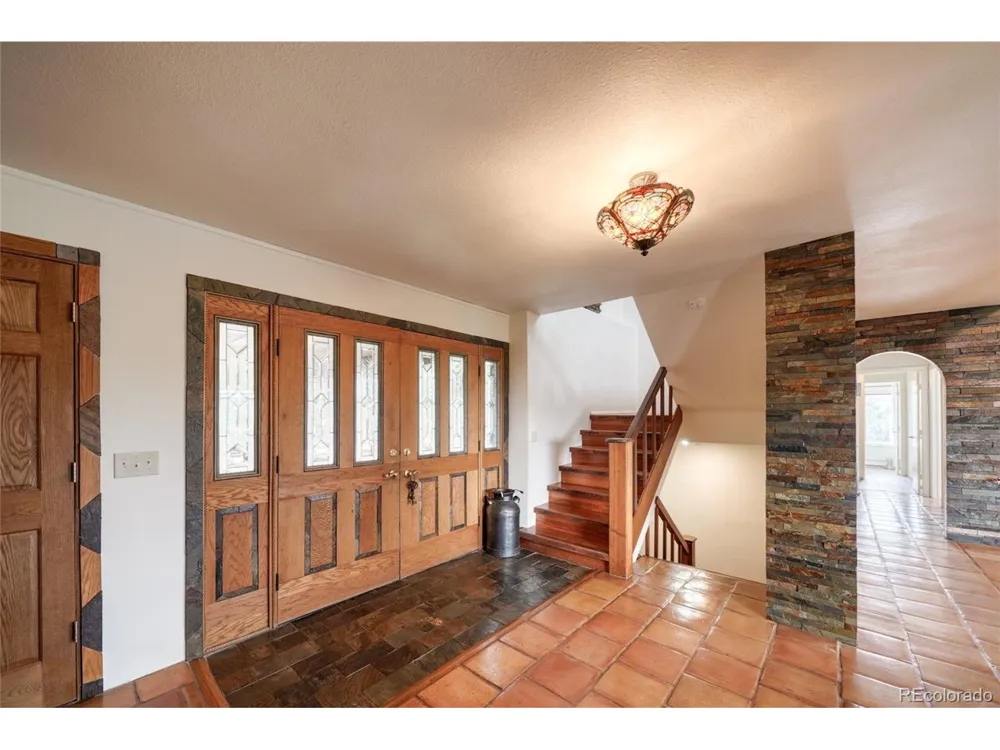 2283 CO RD 323 Westcliffe, CO 81252
