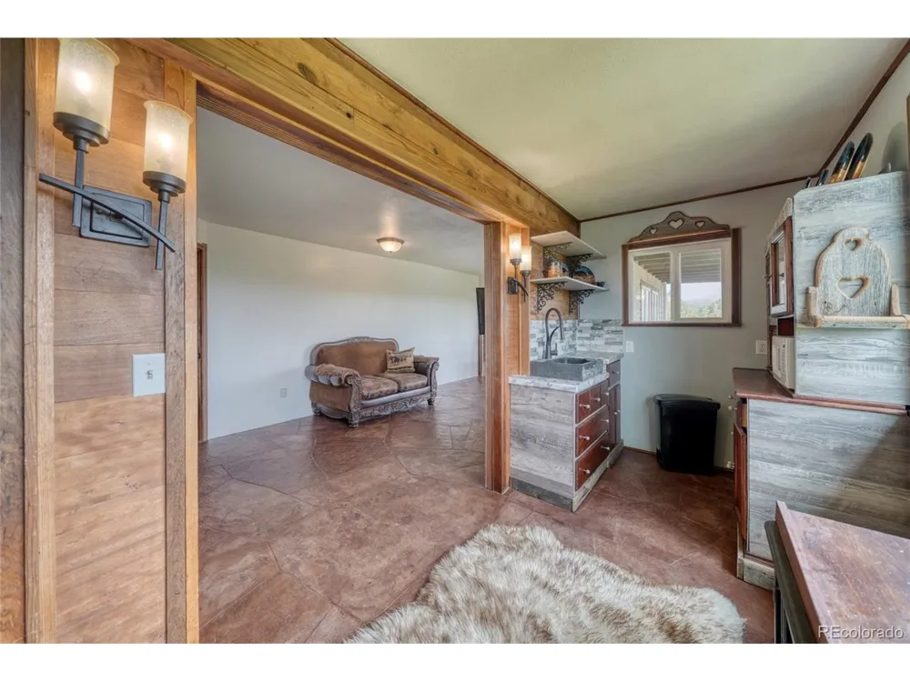 2283 CO RD 323 Westcliffe, CO 81252