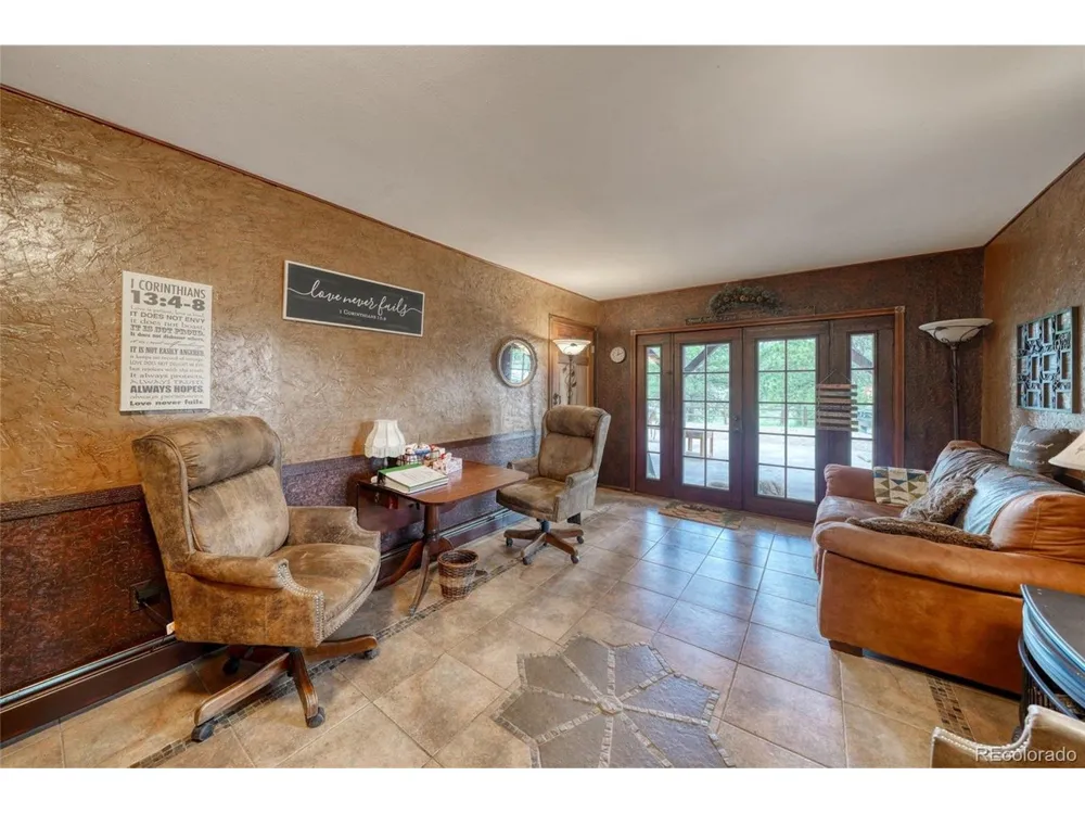 2283 CO RD 323 Westcliffe, CO 81252