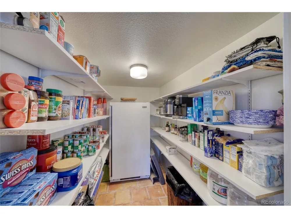 2283 CO RD 323 Westcliffe, CO 81252