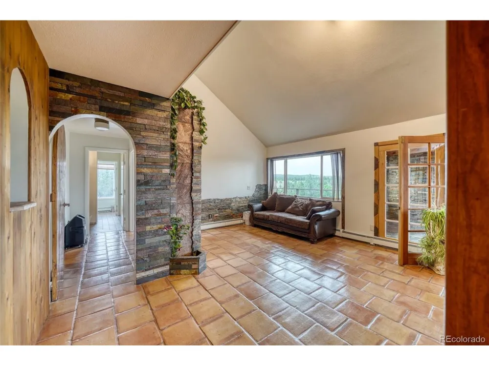 2283 CO RD 323 Westcliffe, CO 81252