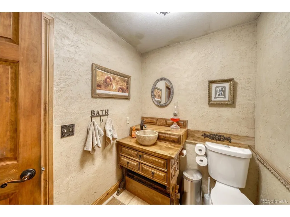 2283 CO RD 323 Westcliffe, CO 81252