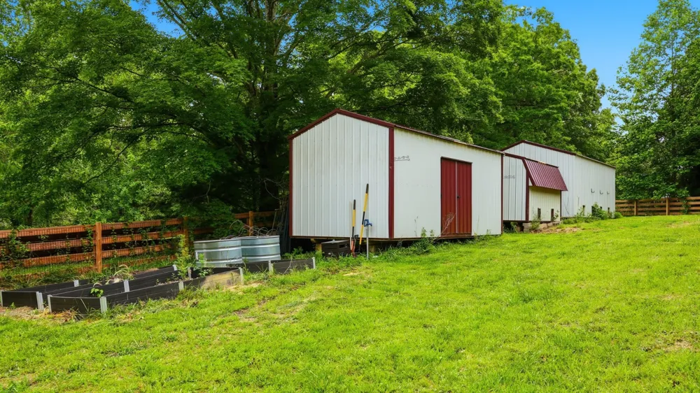 157 Lena Loop Burns, TN 37029