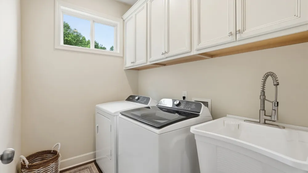 157 Lena Loop Burns, TN 37029