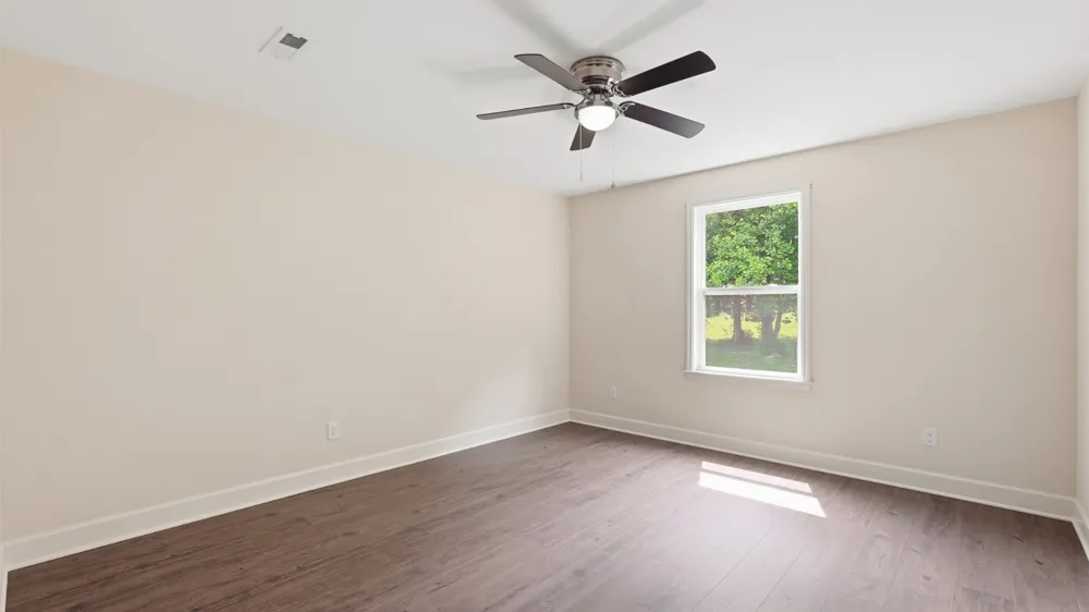 157 Lena Loop Burns, TN 37029