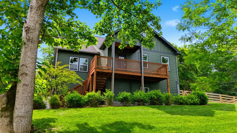 157 Lena Loop Burns, TN 37029