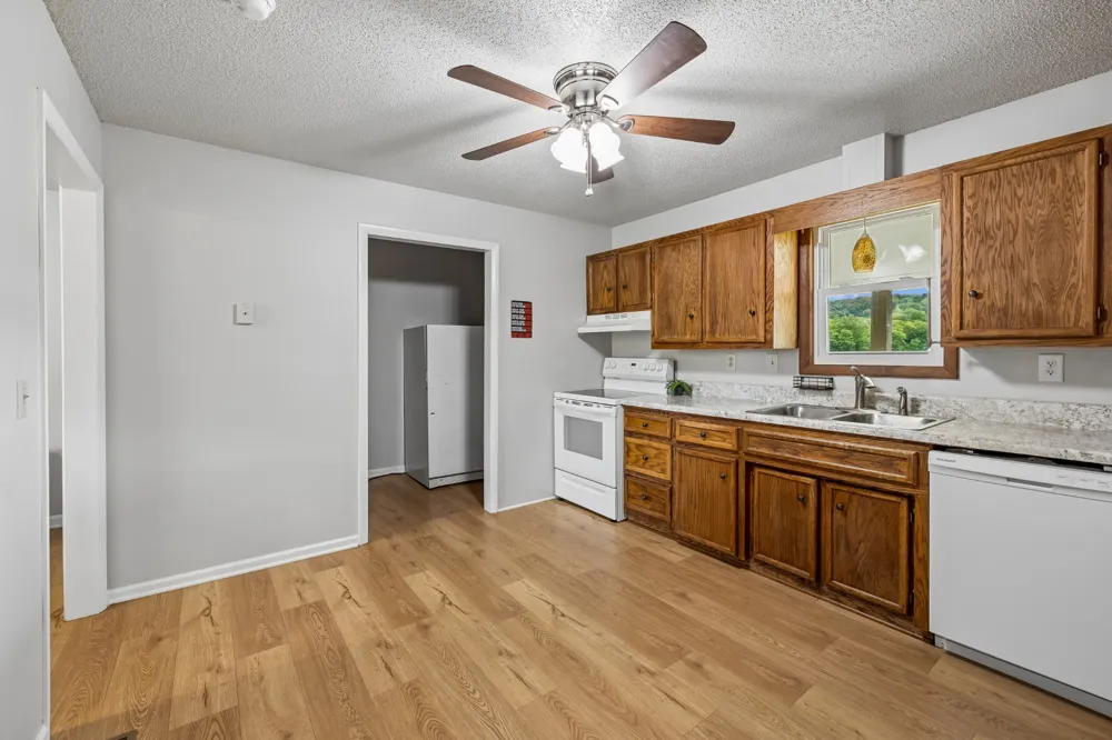54 Hickman Hwy Gordonsville, TN 38563