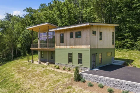 1075 Dog Creek Rd