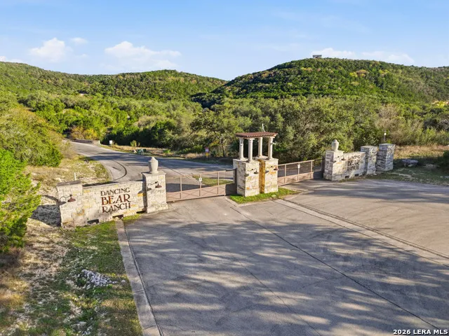 386 Private Road 1712 Mico, TX 78056