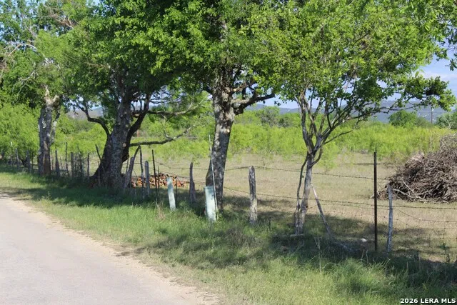 245 County Road 356 Utopia, TX 78884