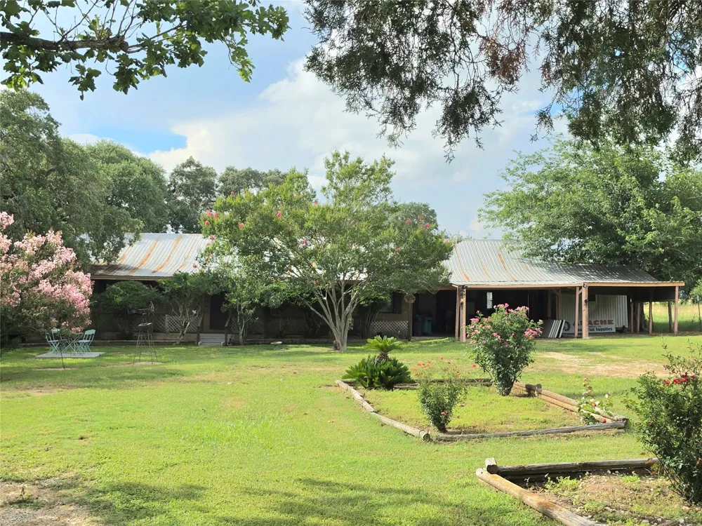 11088 Highway 97 W Highway Cost, TX 78614