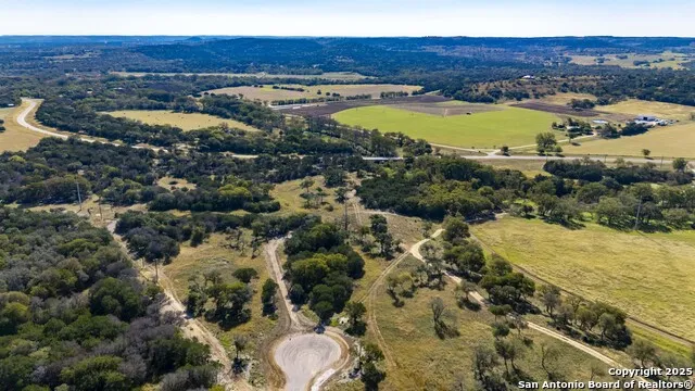 199 Palisades Camp Verde, TX 78010
