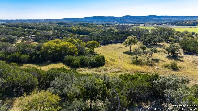 199 Palisades Camp Verde, TX 78010