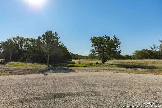 199 Palisades Camp Verde, TX 78010