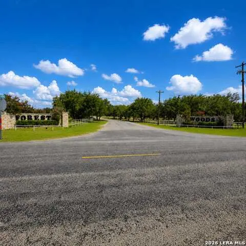 68749 E County Road 6871 Natalia, TX 78059