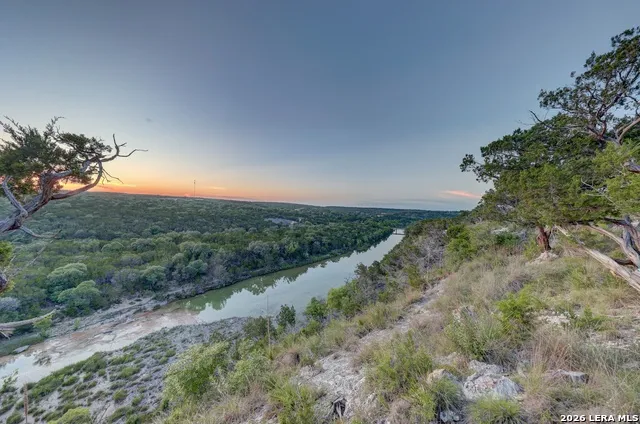 189 Cherry Springs Rd Hunt, TX 78024