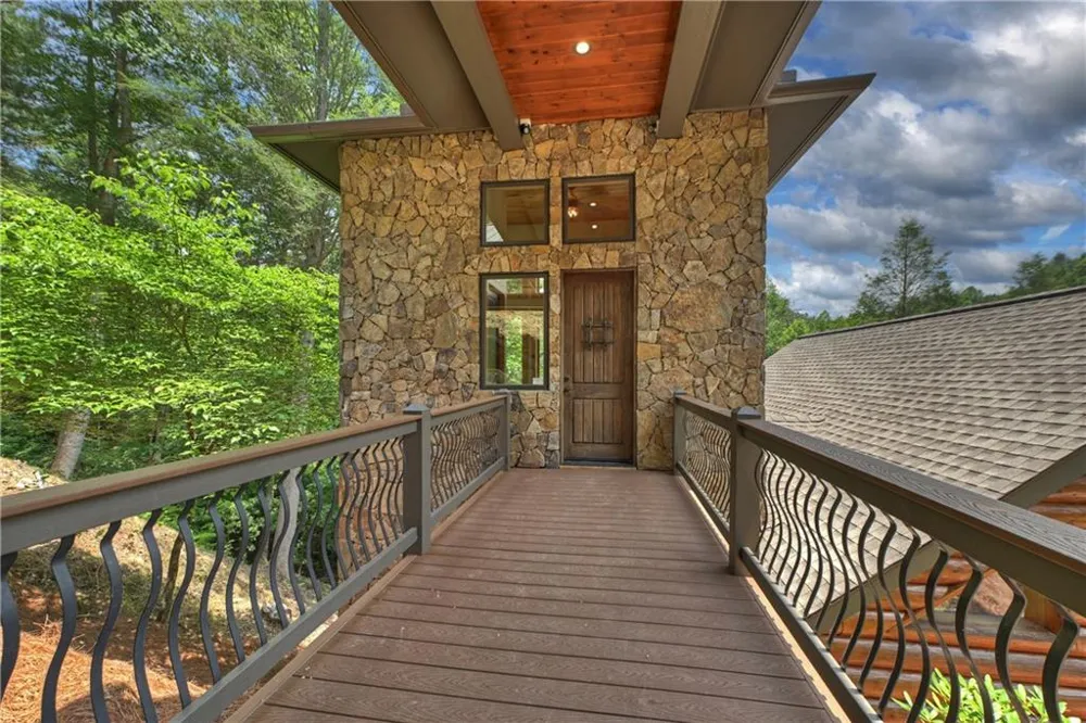 192 Delphi Hills Lane McCaysville, GA 30555