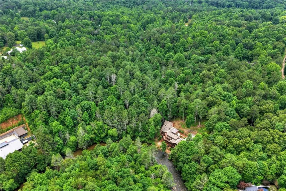 192 Delphi Hills Lane McCaysville, GA 30555