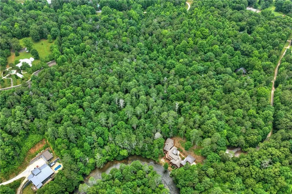 192 Delphi Hills Lane McCaysville, GA 30555
