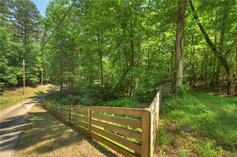 192 Delphi Hills Lane McCaysville, GA 30555