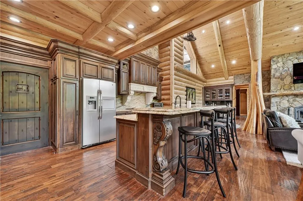 192 Delphi Hills Lane McCaysville, GA 30555