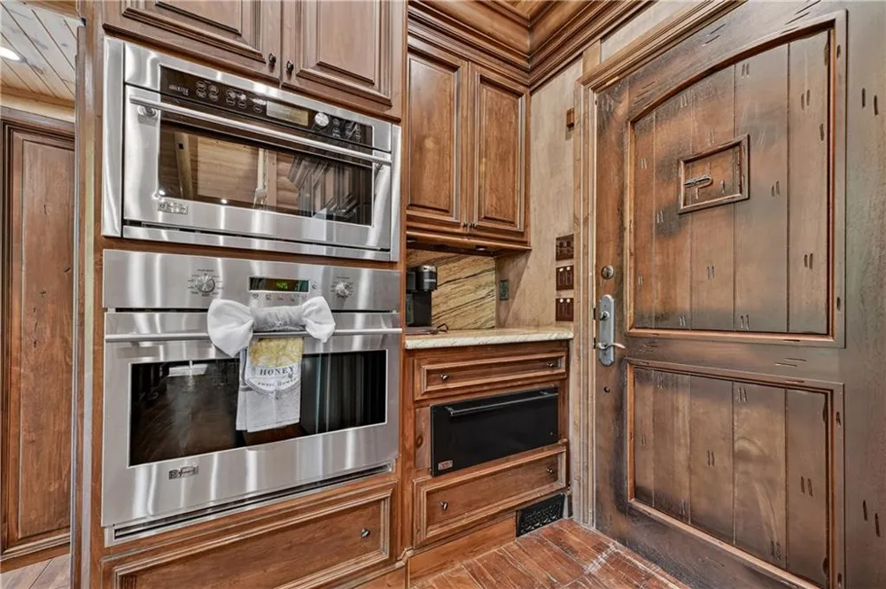 192 Delphi Hills Lane McCaysville, GA 30555