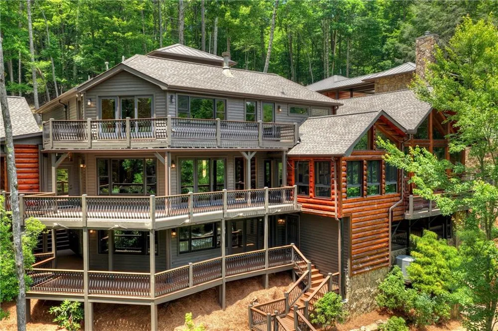 192 Delphi Hills Lane McCaysville, GA 30555