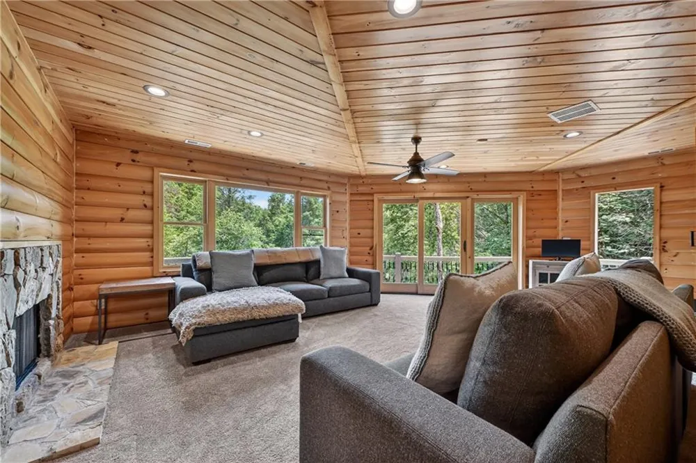 192 Delphi Hills Lane McCaysville, GA 30555