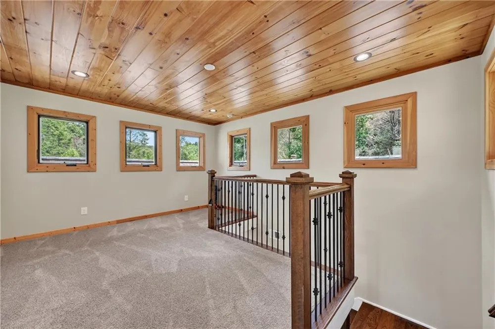 192 Delphi Hills Lane McCaysville, GA 30555