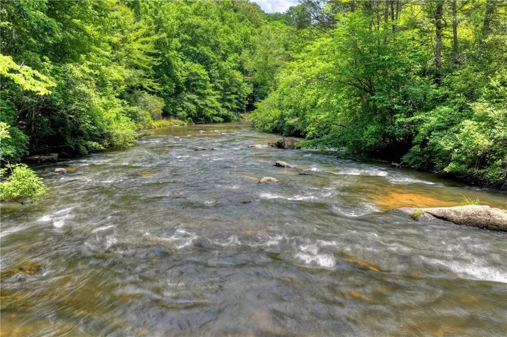 192 Delphi Hills Lane McCaysville, GA 30555