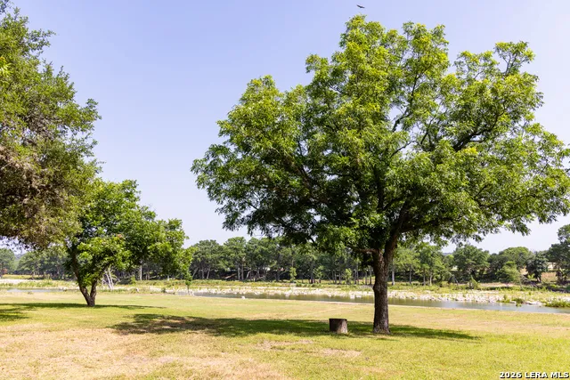 129 Old Ingram Loop Ingram, TX 78025