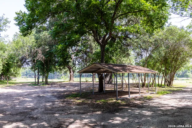 129 Old Ingram Loop Ingram, TX 78025