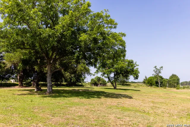 129 Old Ingram Loop Ingram, TX 78025