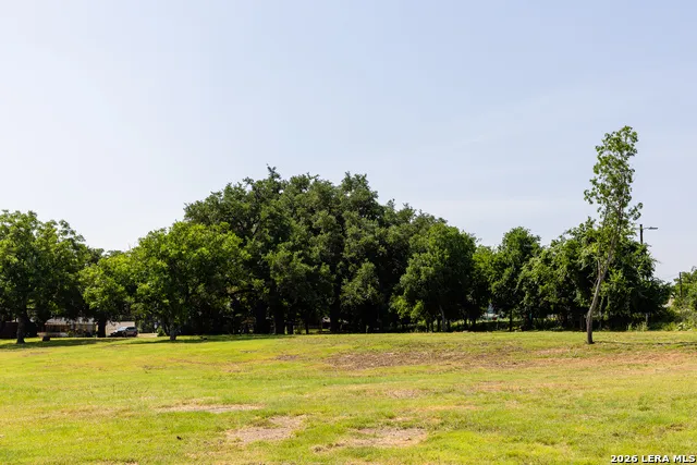 129 Old Ingram Loop Ingram, TX 78025