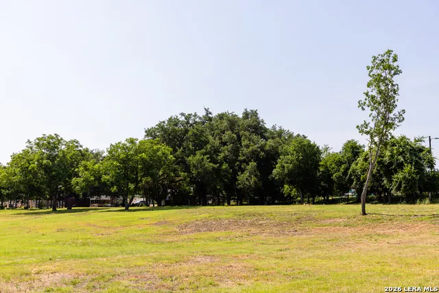129 Old Ingram Loop Ingram, TX 78025