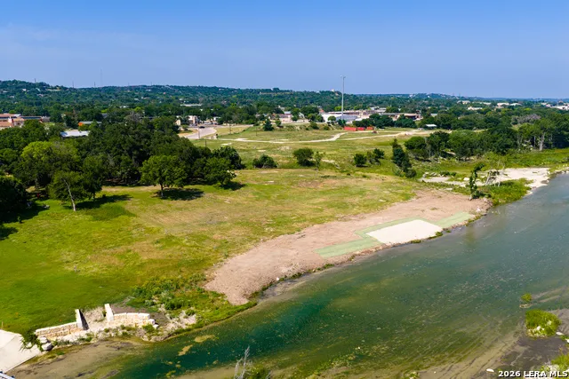 129 Old Ingram Loop Ingram, TX 78025