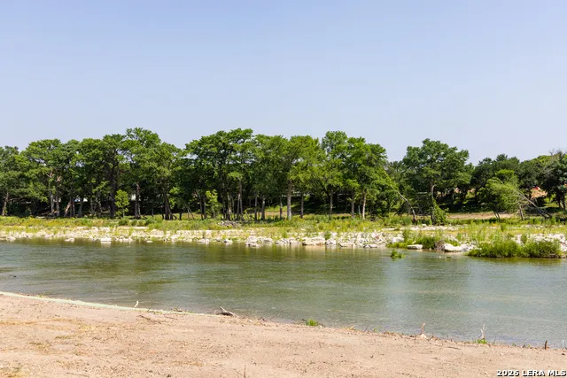 129 Old Ingram Loop Ingram, TX 78025