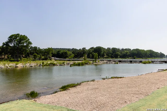 129 Old Ingram Loop Ingram, TX 78025