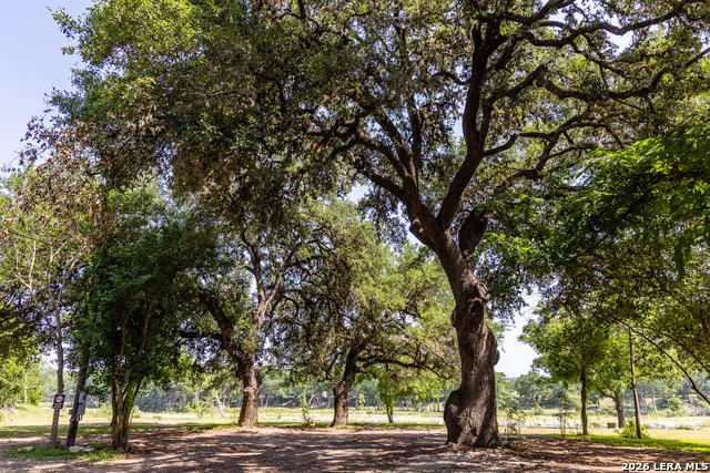 129 Old Ingram Loop Ingram, TX 78025