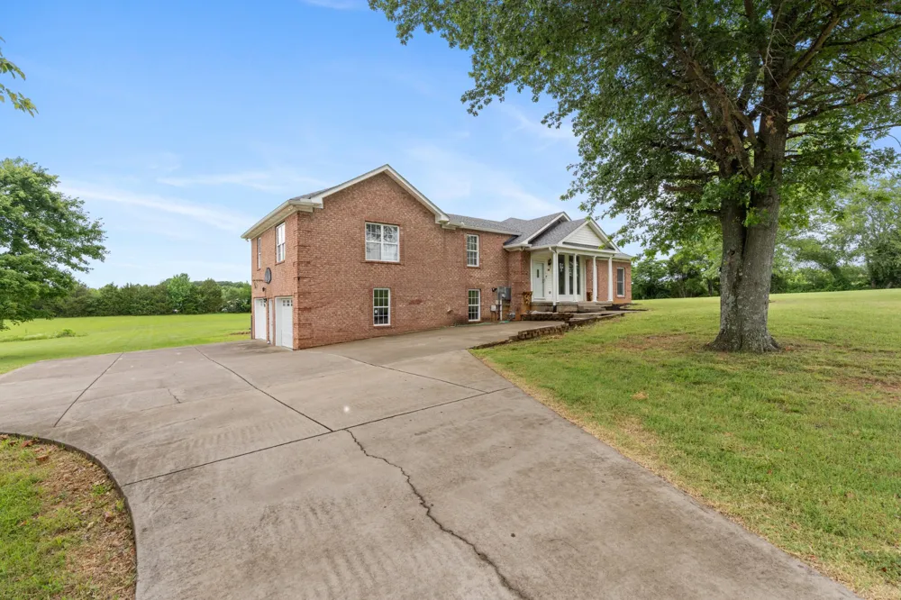 4602 Washington Rd Greenbrier, TN 37073