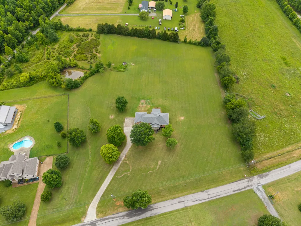 4602 Washington Rd Greenbrier, TN 37073