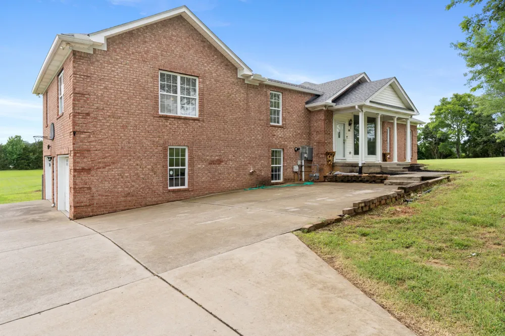 4602 Washington Rd Greenbrier, TN 37073