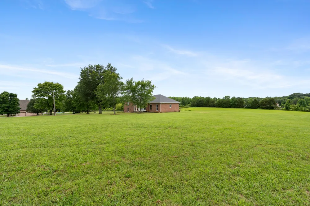 4602 Washington Rd Greenbrier, TN 37073