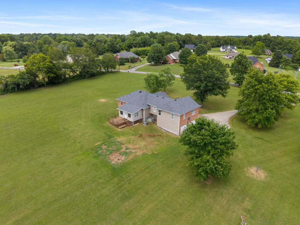 4602 Washington Rd Greenbrier, TN 37073