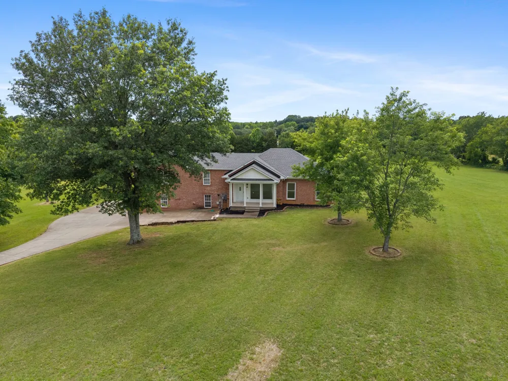 4602 Washington Rd Greenbrier, TN 37073