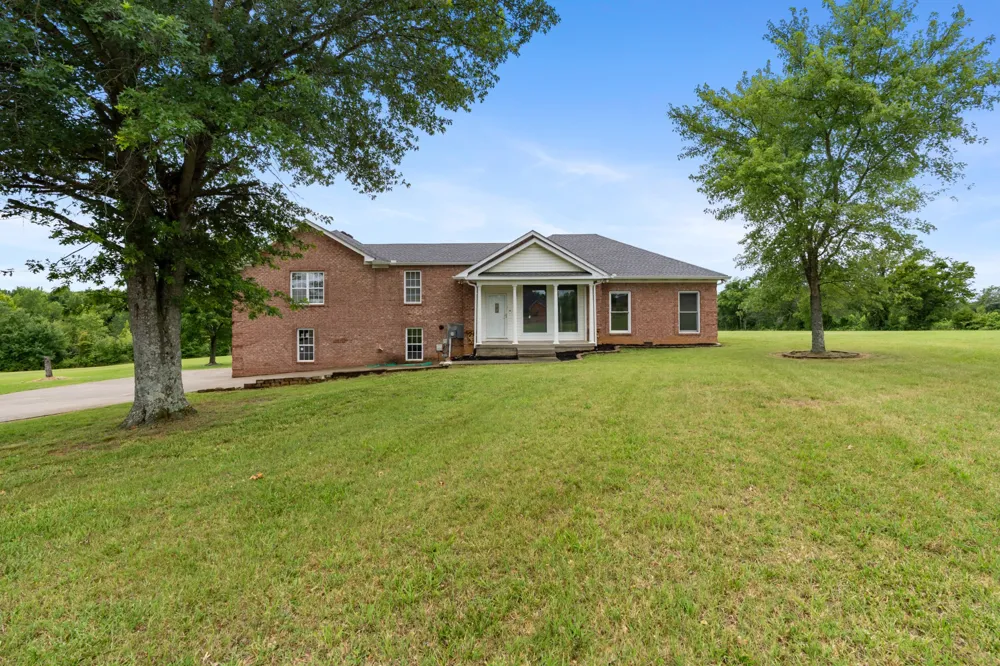 4602 Washington Rd Greenbrier, TN 37073
