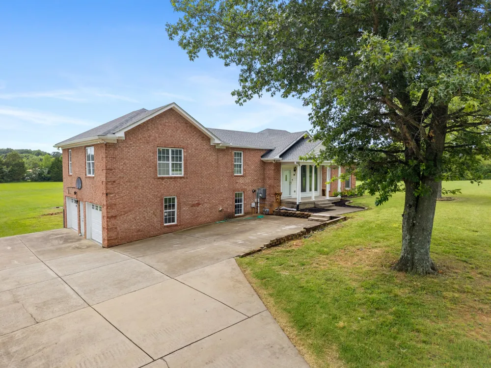 4602 Washington Rd Greenbrier, TN 37073
