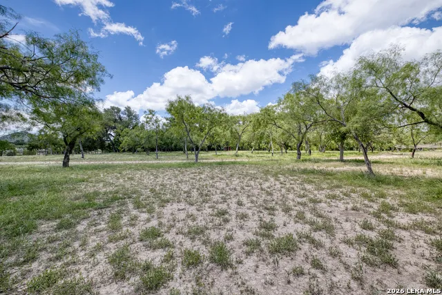 00 Cr 393 Camp Wood, TX 78833