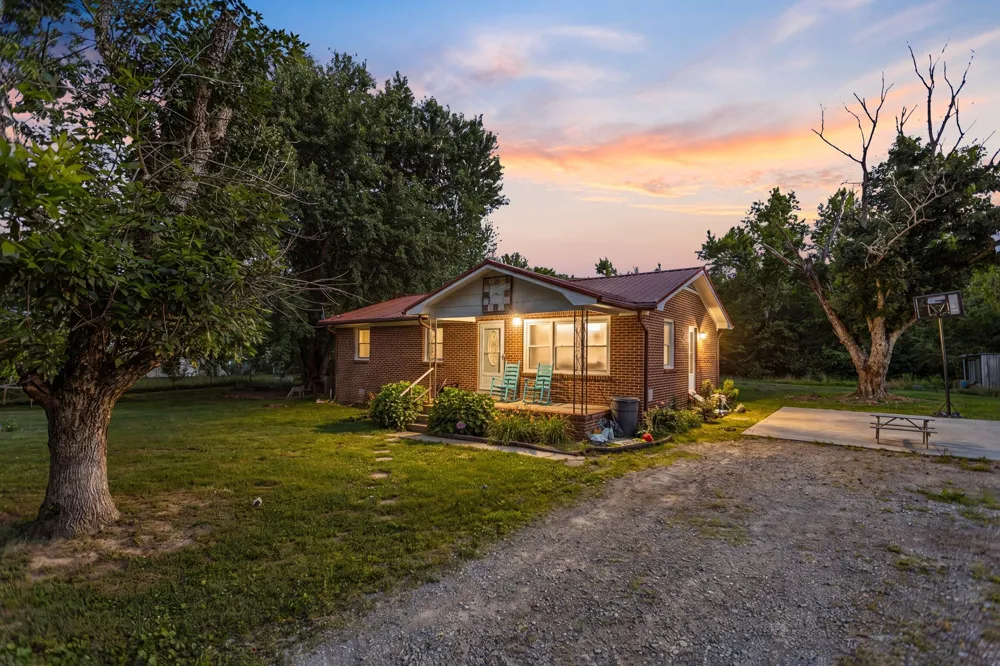 185 Petty Gap Rd Woodbury, TN 37190
